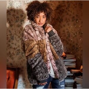 Gimmicks by BKE Faux Fur Coat Teddy Jacket Snakeskin Animal Print Color Block M